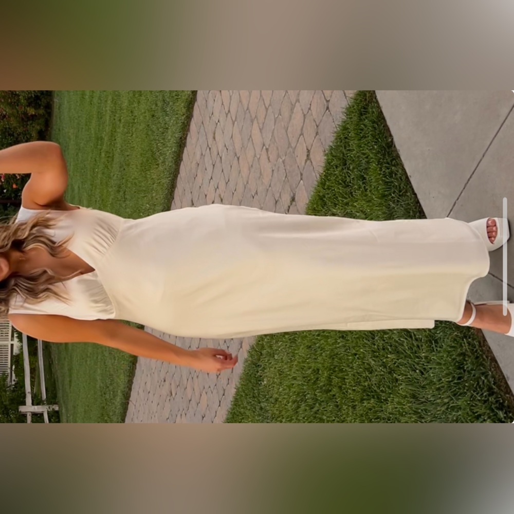 Abercrombie & Fitch Cream Plunge Maxi Gown